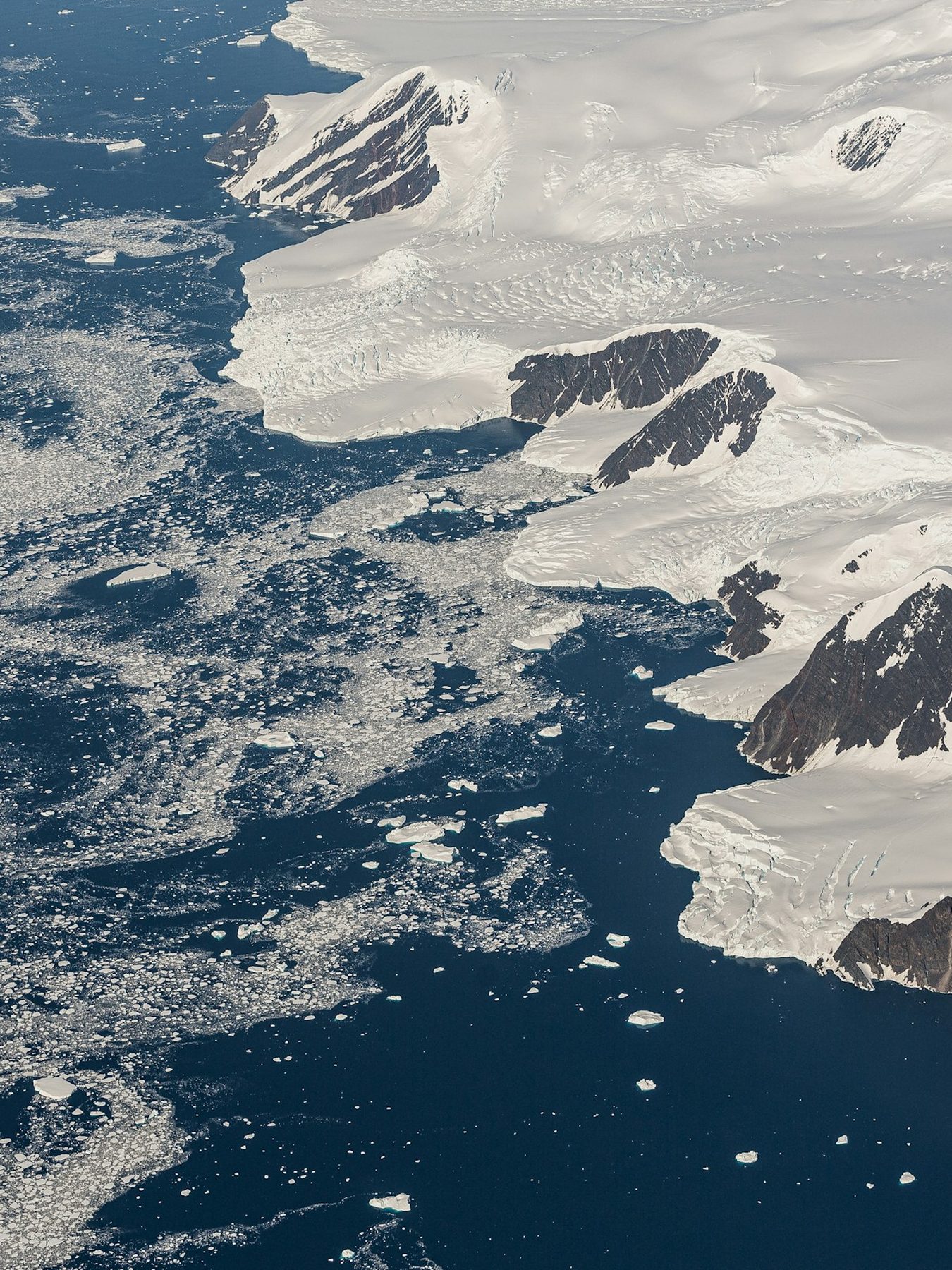 Aerial ice and Antarctic coastline